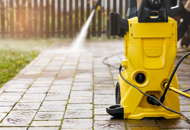 Best Driveway Pressure Washing  in Holiday, FL